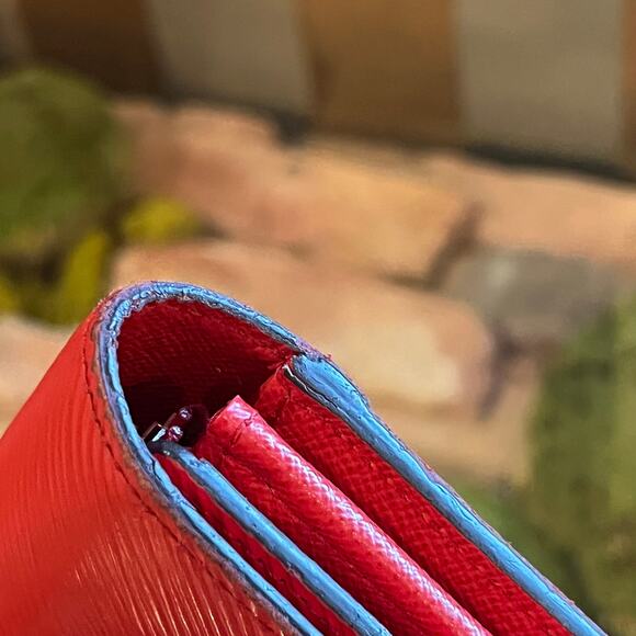 LOUIS VUITTON Red Epi Twist Wallet - Picture 6 of 11